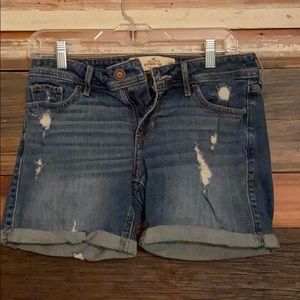 Hollister Boyfriend Jean shorts / Low Rise